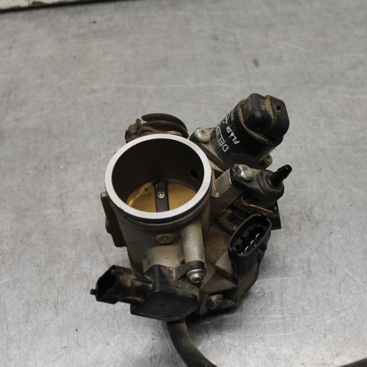 16-24 KTM 390 RC MAIN FUEL INJECTORS / THROTTLE BODIES BB648