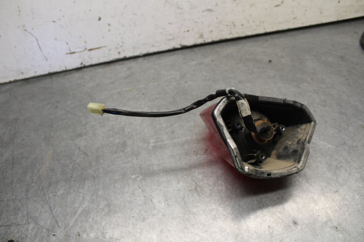 09-15 YAMAHA FZ6R REAR TAIL TAILLIGHT BACK BRAKE LIGHT  BB686
