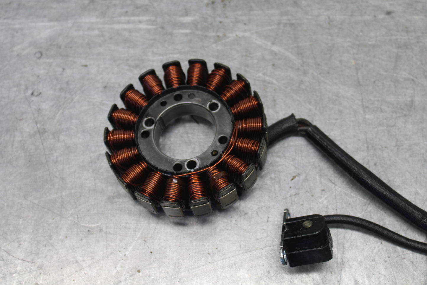 2004 Yamaha Raptor 660R YFM660R STATOR GENERATOR ALTERNATOR MAGNETO BB695