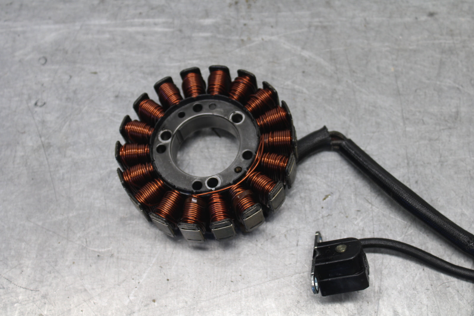 2004 Yamaha Raptor 660R YFM660R STATOR GENERATOR ALTERNATOR MAGNETO BB695