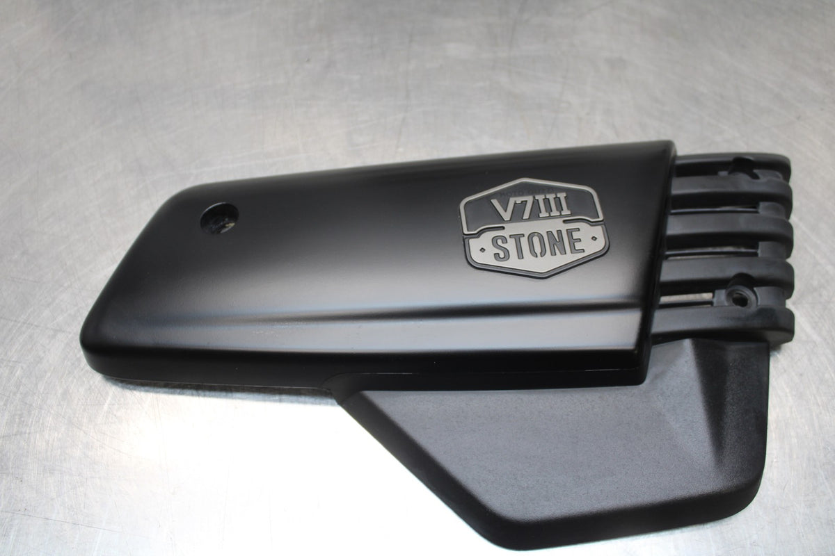 19 MOTO GUZZI V7 III RIGHT LEFT FRONT SIDE SEAT PANELS TRIM COWLS FAIRINGS BB831