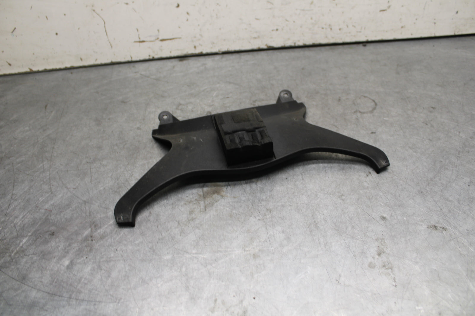 13-18 KAWASAKI NINJA ZX6R CENTER REAR BACK TAIL FAIRING COWL  BB682