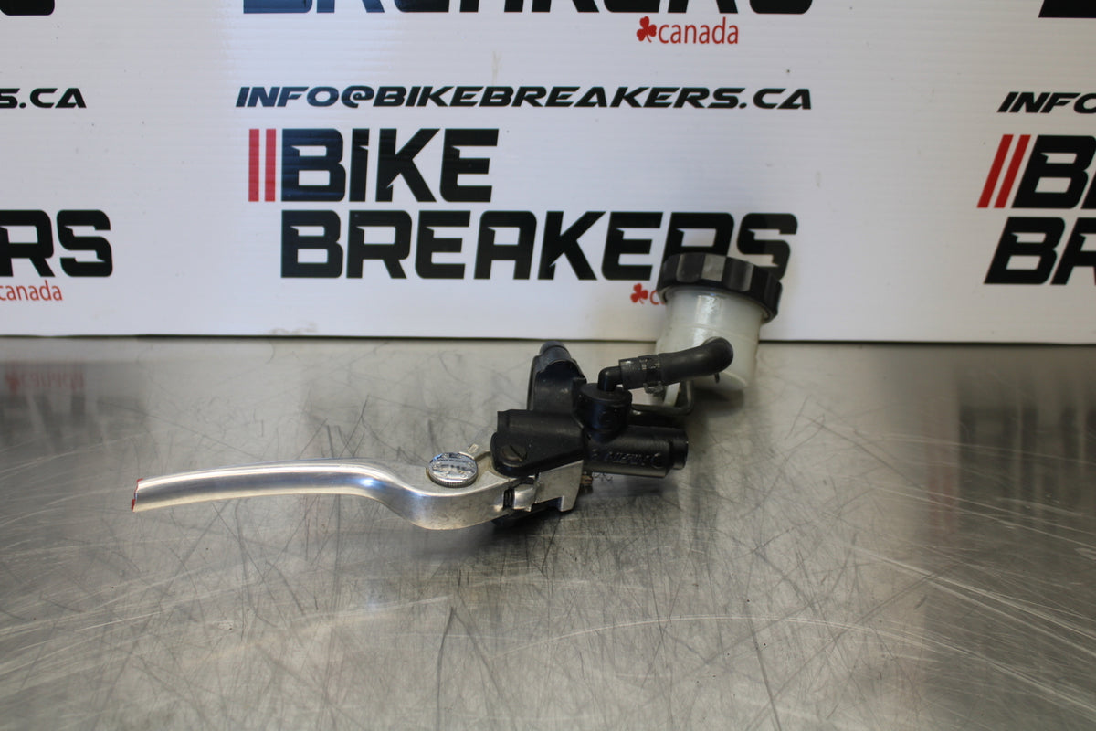 00 SUZUKI SV650 FRONT BRAKE MASTER CYLINDER w/ LEVER BB156