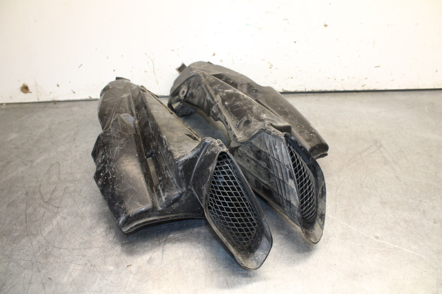 06-07 SUZUKI GSXR 600 RIGHT LEFT AIR INTAKE DUCTS BB243