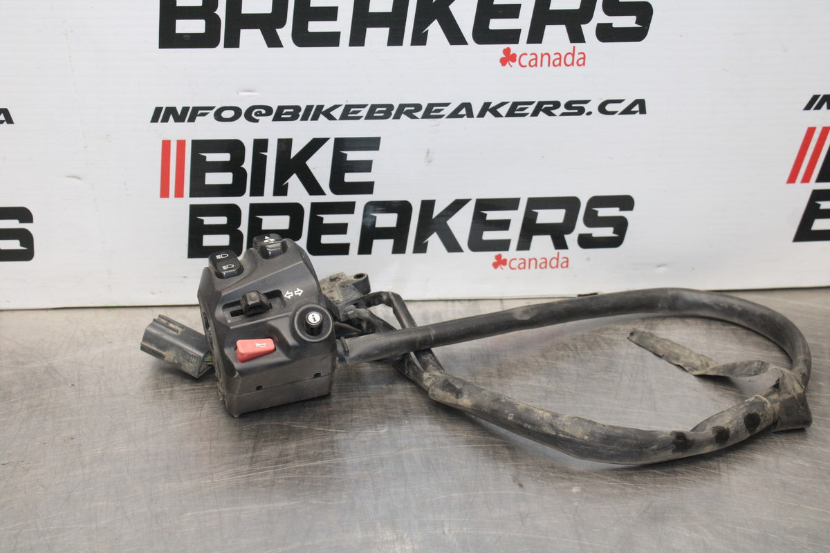 15 TRIUMPH TIGER 800 LEFT CLIP ON HANDLE HORN SIGNALS SWITCH SWITCHES BB873