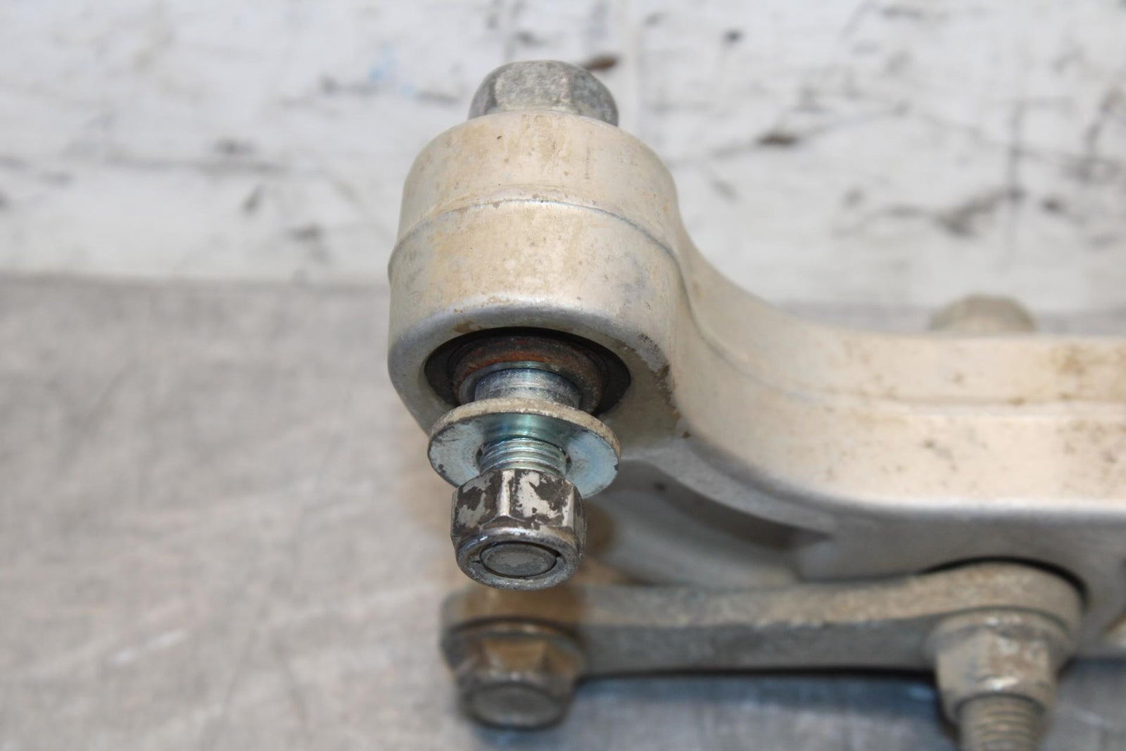 2015 Yamaha FZ09 REAR DOGBONE SHOCK LINKAGE LINK 1RC-2217A-00-00 BB69