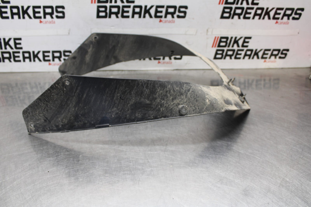 24-25 KAWASAKI NINJA 500 EX500J ABS LOWER FRONT UPPER INNER HEADLIGHT COWL BB934