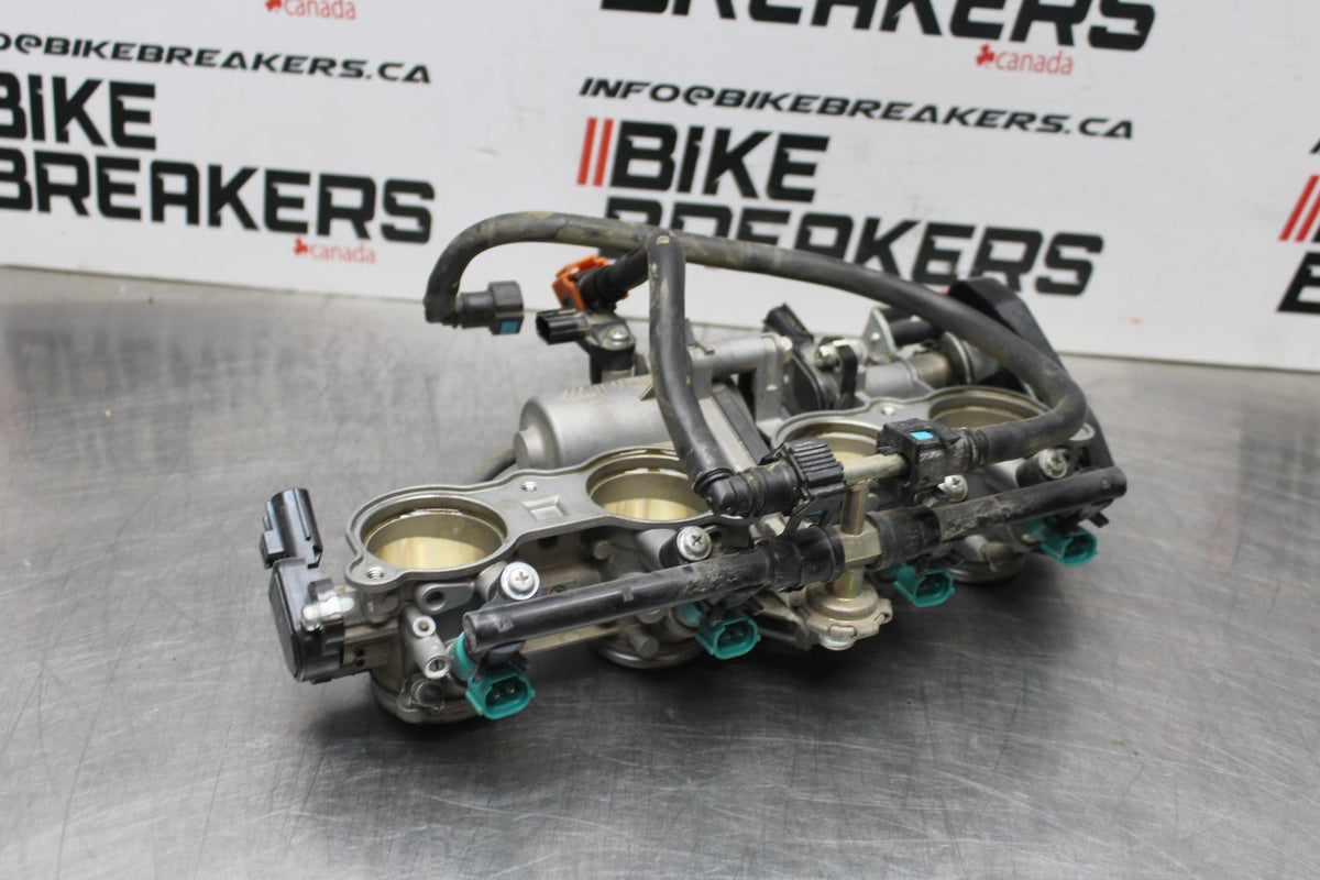 13 YAMAHA YZF R1 MAIN FUEL INJECTORS / THROTTLE BODIES BB781