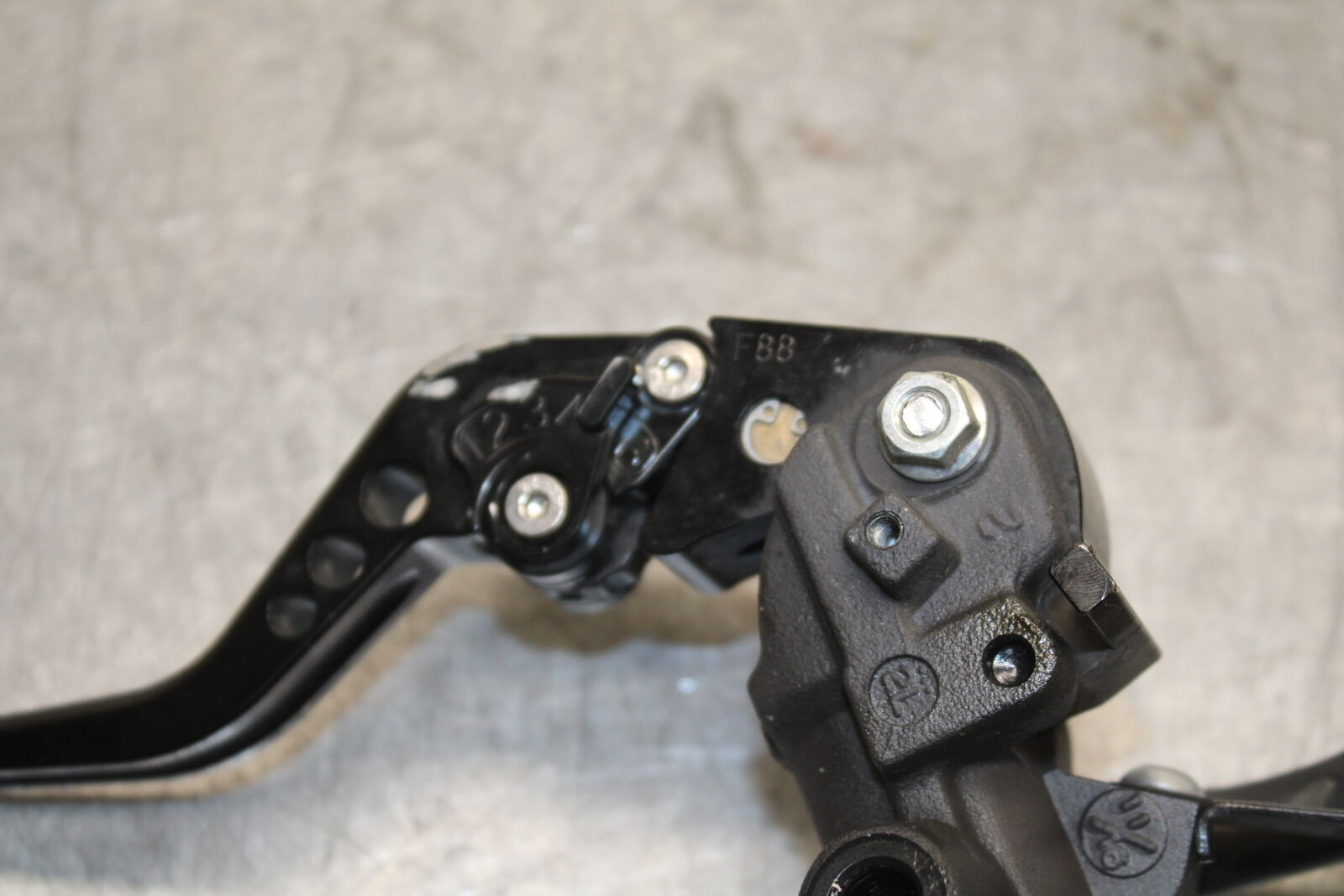 13-18 KAWASAKI NINJA ZX6R FRONT BRAKE MASTER CYLINDER w/ LEVER  BB682