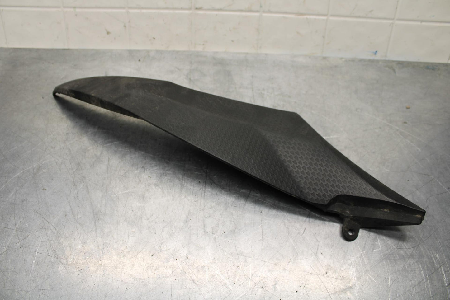 2007 Yamaha YZF R6 LEFT FRONT UPPER MID SIDE FAIRING COWL PLASTIC BB590