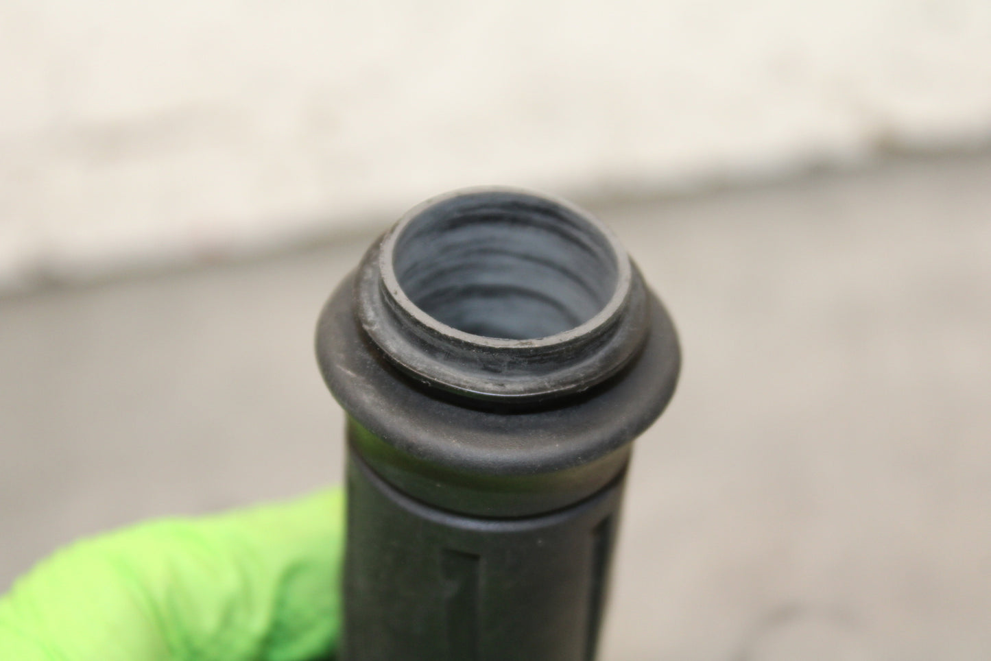 12-13 KAWASAKI Z1000 THROTTLE CABLE LINE HOUSING GUIDE BB743