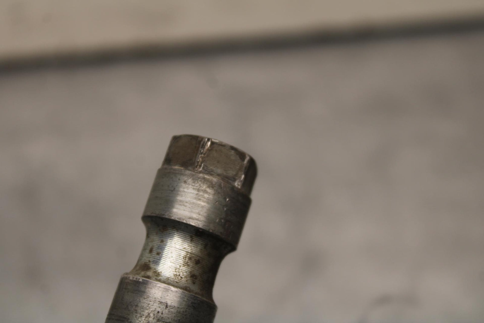 1983 Honda V45 Magna VF750C FRONT WHEEL RIM AXLE PIVOT BOLT 44301-461-770 BB91