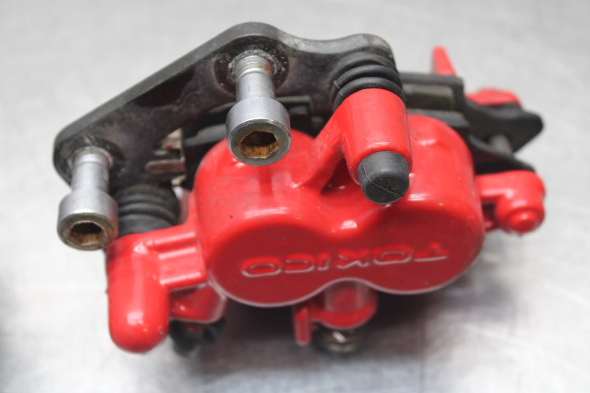 2006 Suzuki Boulevard C90 RIGHT LEFT FRONT BRAKE CALIPER SET PAIR CALIPERS BB849