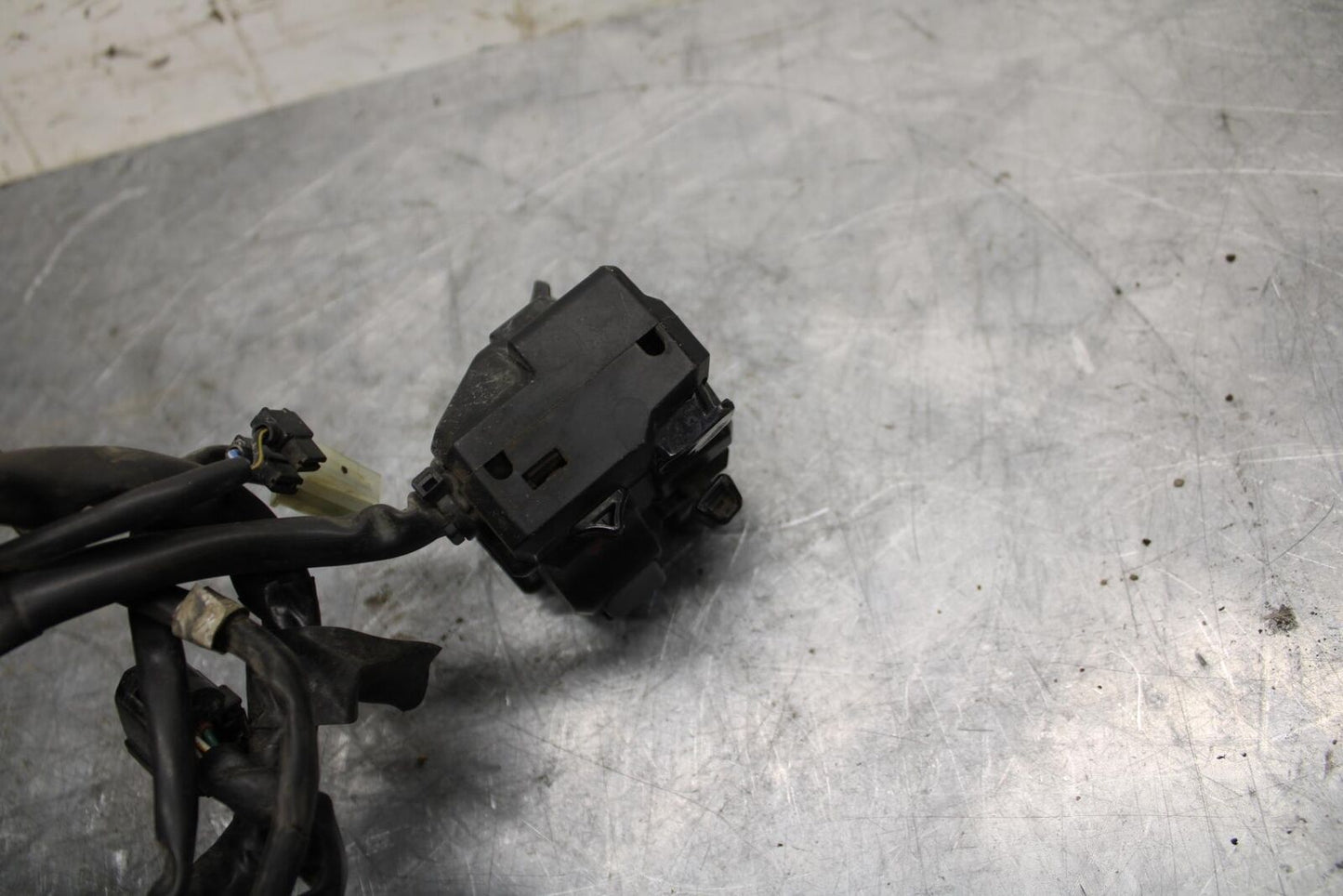18 YAMAHA YZF R1  LEFT CLIP ON HANDLE HORN SIGNALS SWITCH SWITCHES BB473