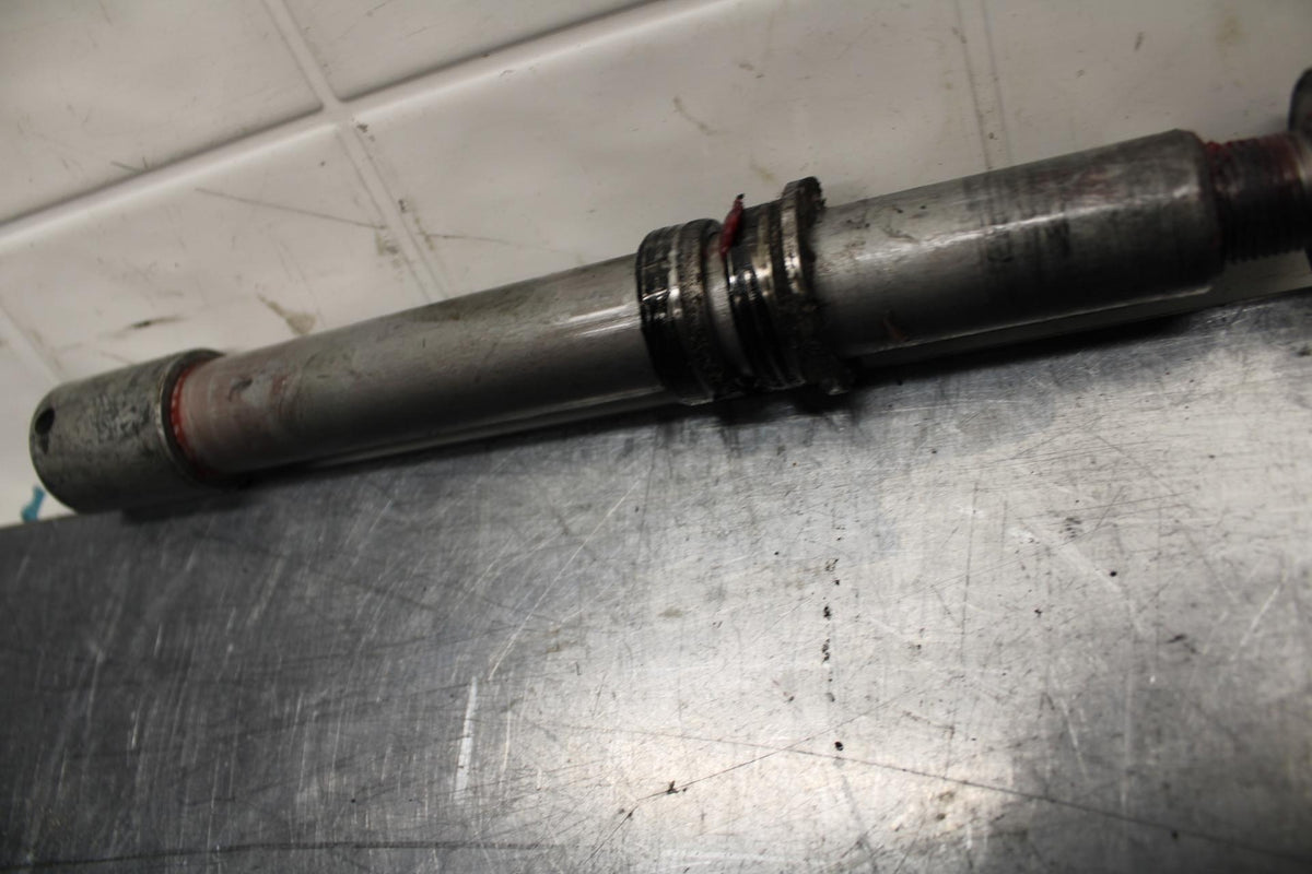 2008 Honda CBR1000RR FRONT WHEEL RIM AXLE PIVOT BOLT 44301-MFL-000 BB579
