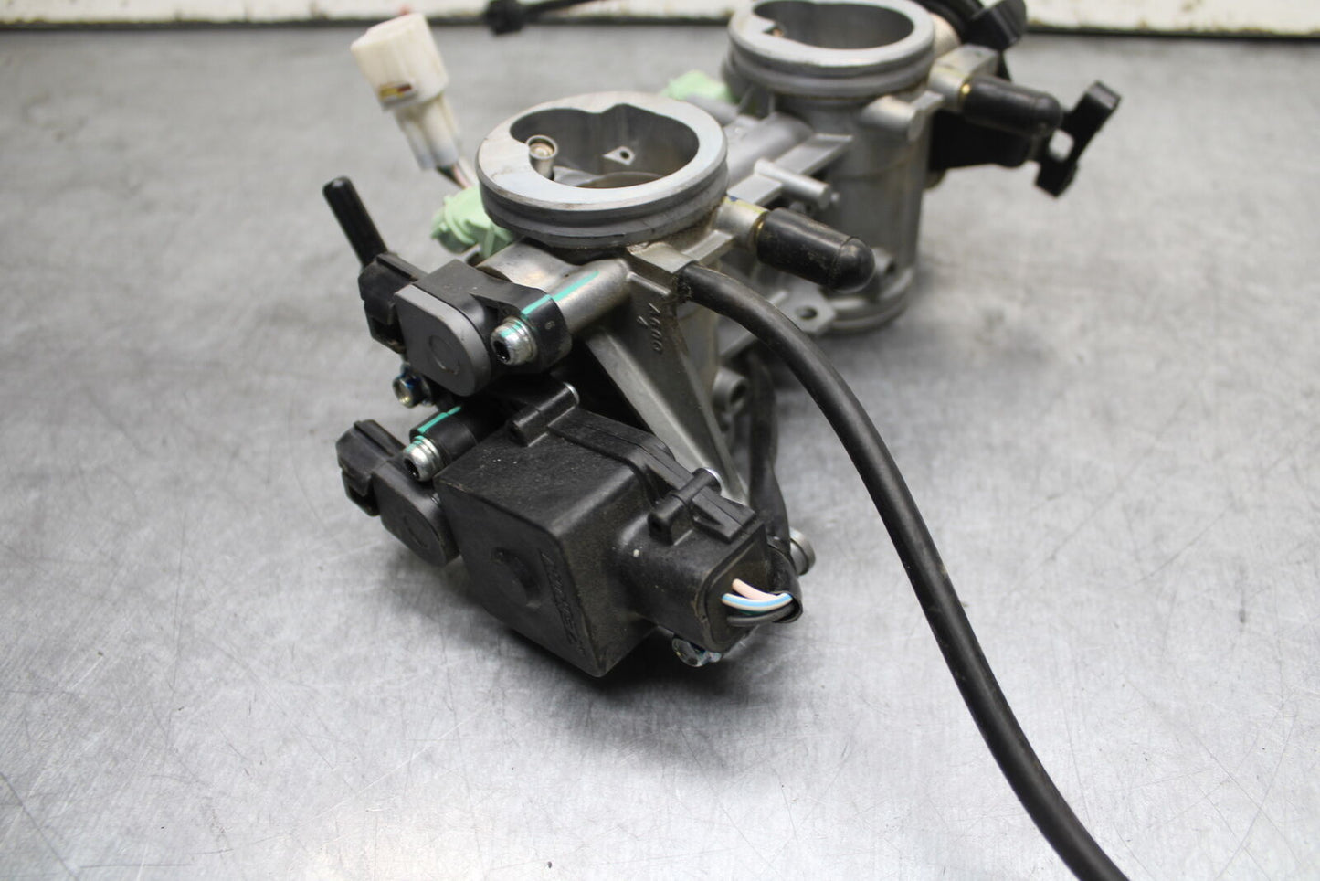 18-24 KAWASAKI NINJA 650 MAIN FUEL INJECTORS / THROTTLE BODIES BB725