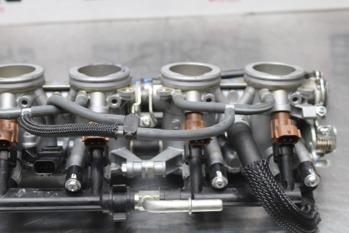 11-25 SUZUKI GSXR 600  MAIN FUEL INJECTORS / THROTTLE BODIES BB830