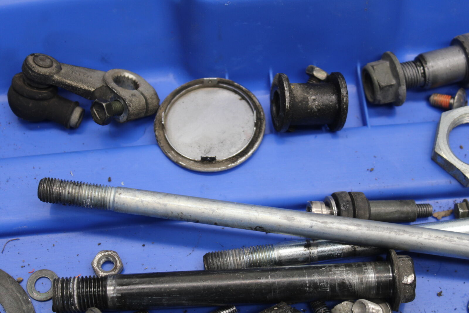 05-09 SUZUKI BOULEVARD C90 MOUNTING BOLTS HARDWARE MOTOR SCREWS BB692