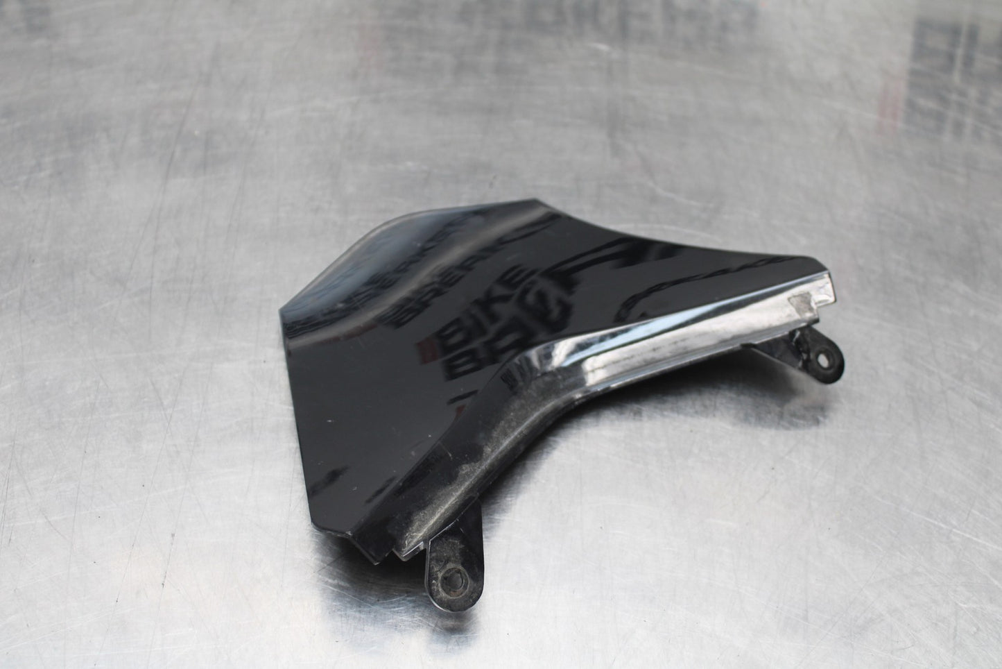 08 KAWASAKI NINJA ZX10R CENTER REAR BACK TAIL FAIRING COWL BB201