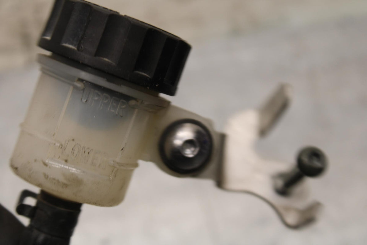 2006 Yamaha YZF R6 REAR BRAKE MASTER CYLINDER W RESERVOIR 2C0-2583V-00-00 BB560