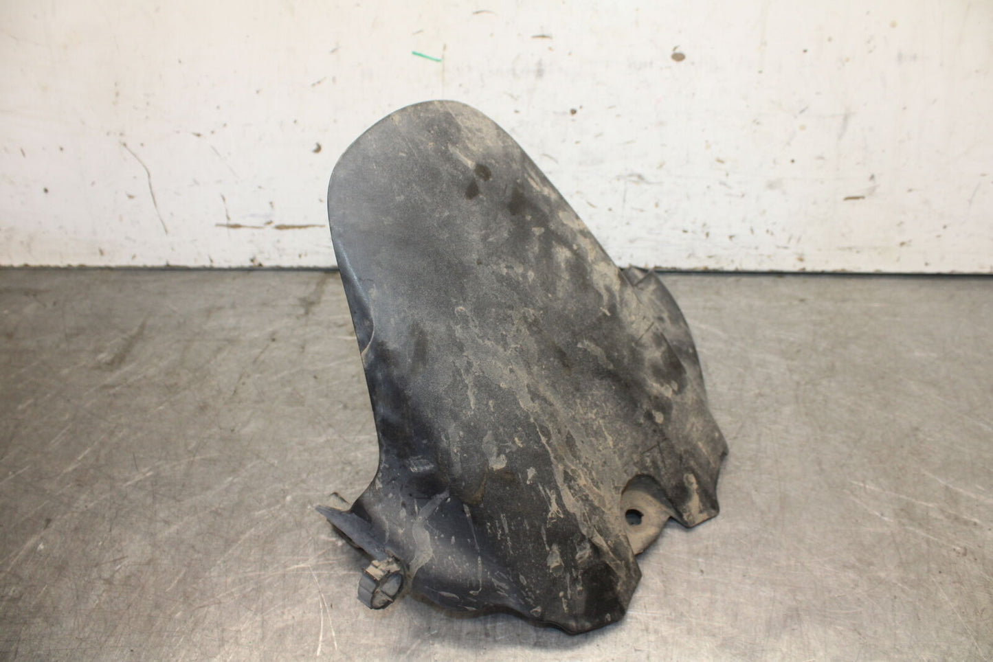06-07 SUZUKI GSXR 600 REAR BACK WHEEL TIRE HUGGER FENDER BB694