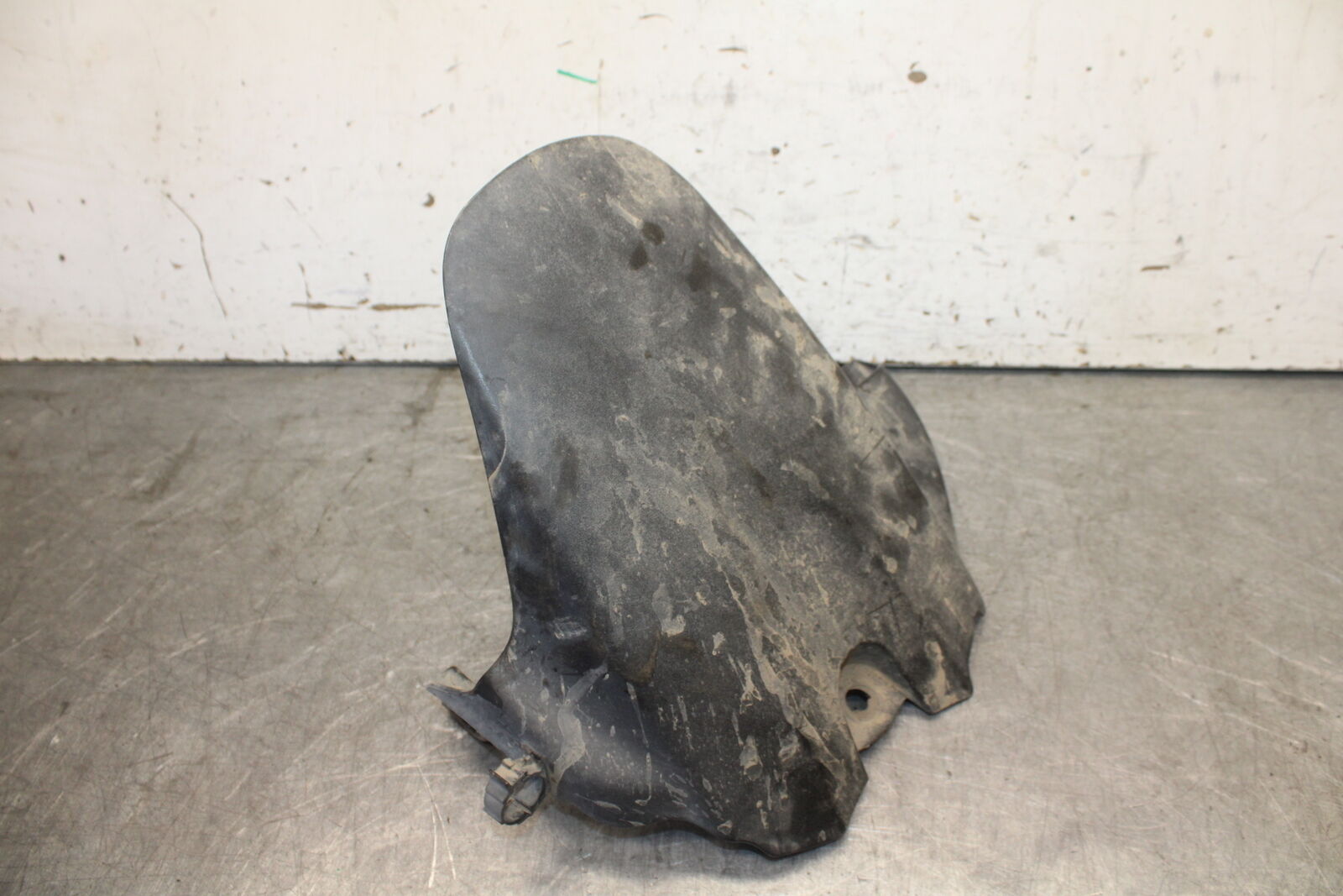 06-07 SUZUKI GSXR 600 REAR BACK WHEEL TIRE HUGGER FENDER BB694