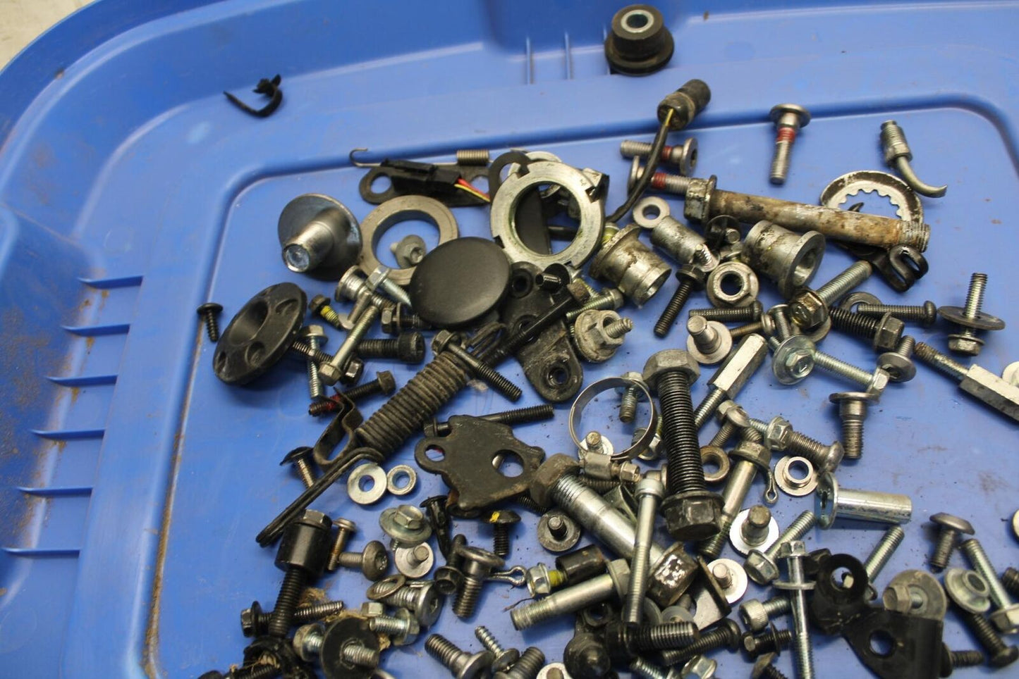 2013 Kawasaki Ninja 300 LEFTOVER  MOUNTING BOLTS HARDWARE MOTOR SCREWS BB518