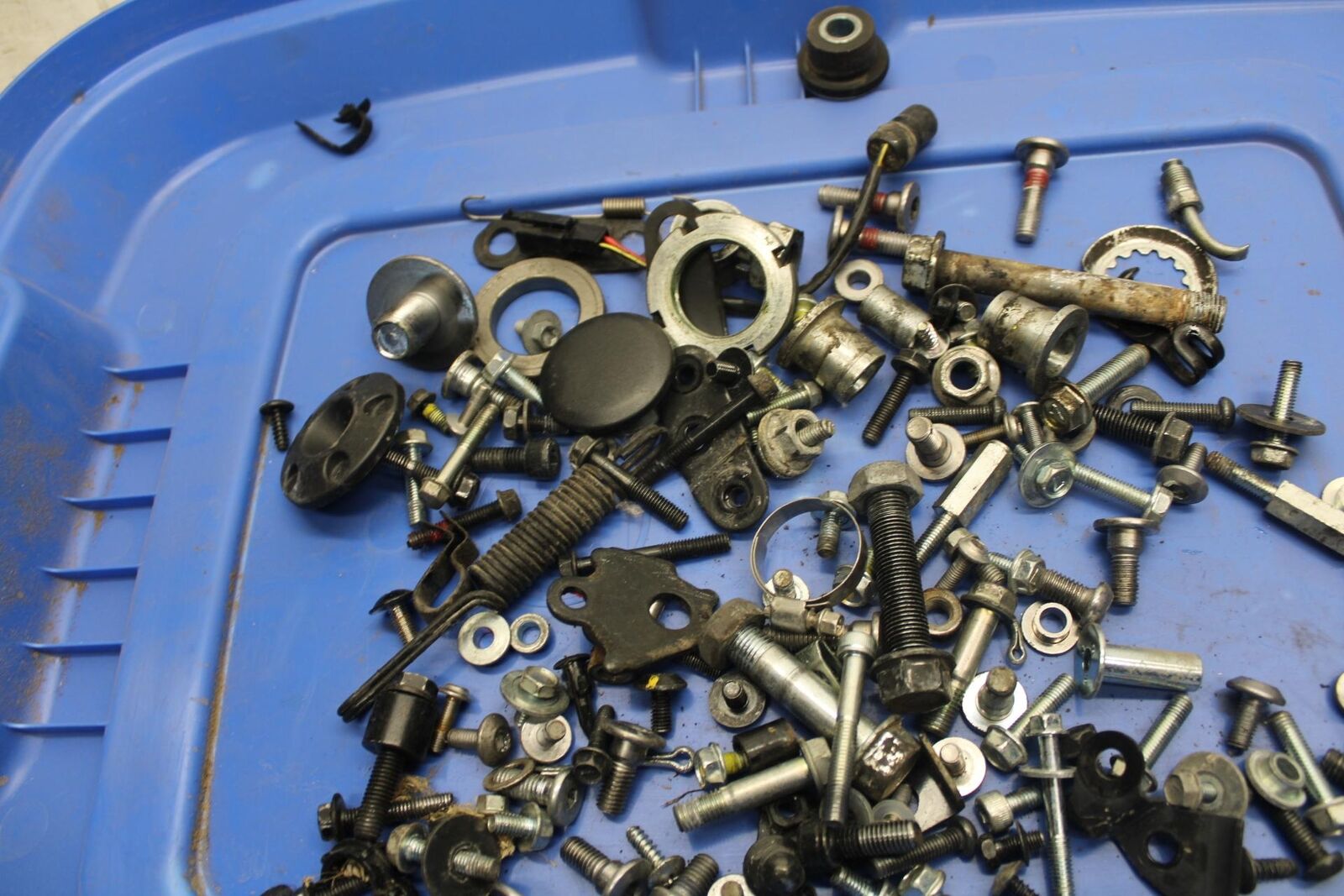 2013 Kawasaki Ninja 300 LEFTOVER  MOUNTING BOLTS HARDWARE MOTOR SCREWS BB518