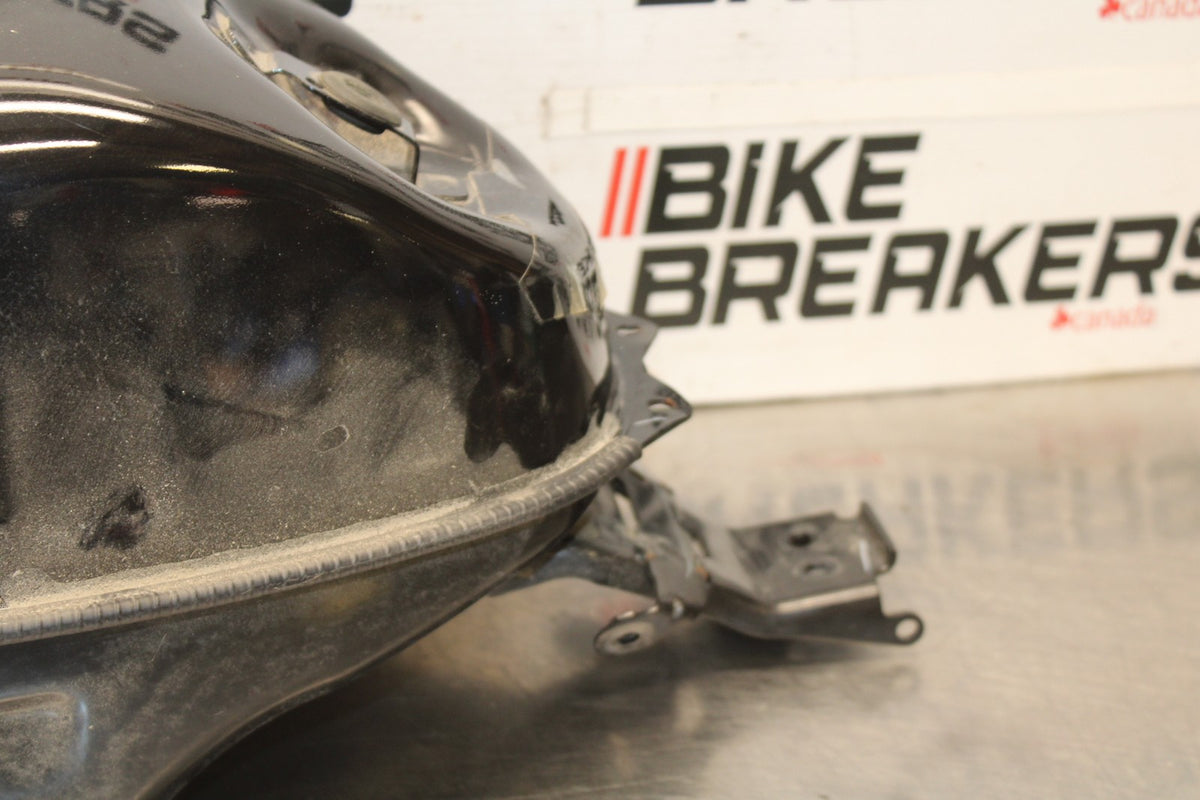 19-24 YAMAHA R3 GAS TANK FUEL CELL PETROL RESERVOIR BB942