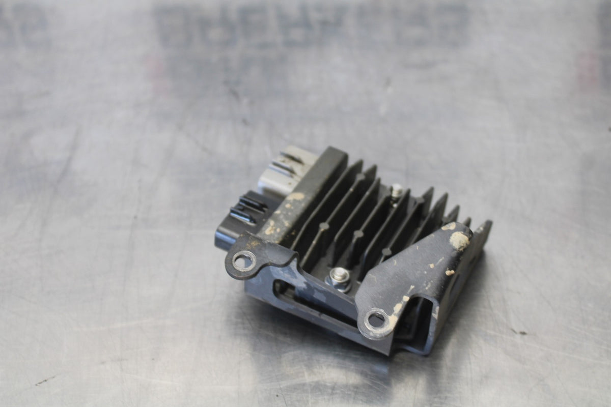 20 TRIUMPH STREET TRIPLE 765 RECTIFIER VOLTAGE REGULATOR BB864