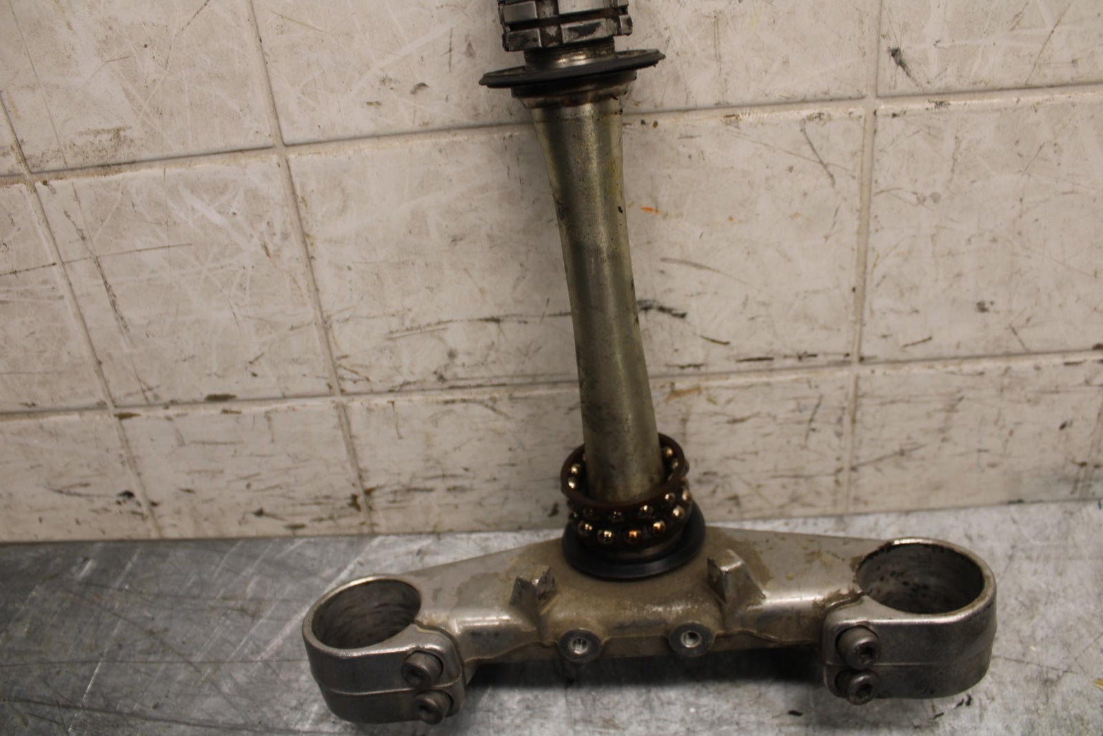 2003 Yamaha YZF R6 FORKS CLAMP LOWER TRIPLE TREE STEM 5SL-23340-00-00 BB539