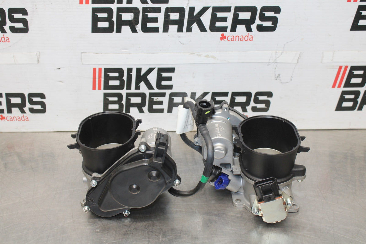 16 DUCATI 959 PANIGALE MAIN FUEL INJECTORS / THROTTLE BODIES BB912