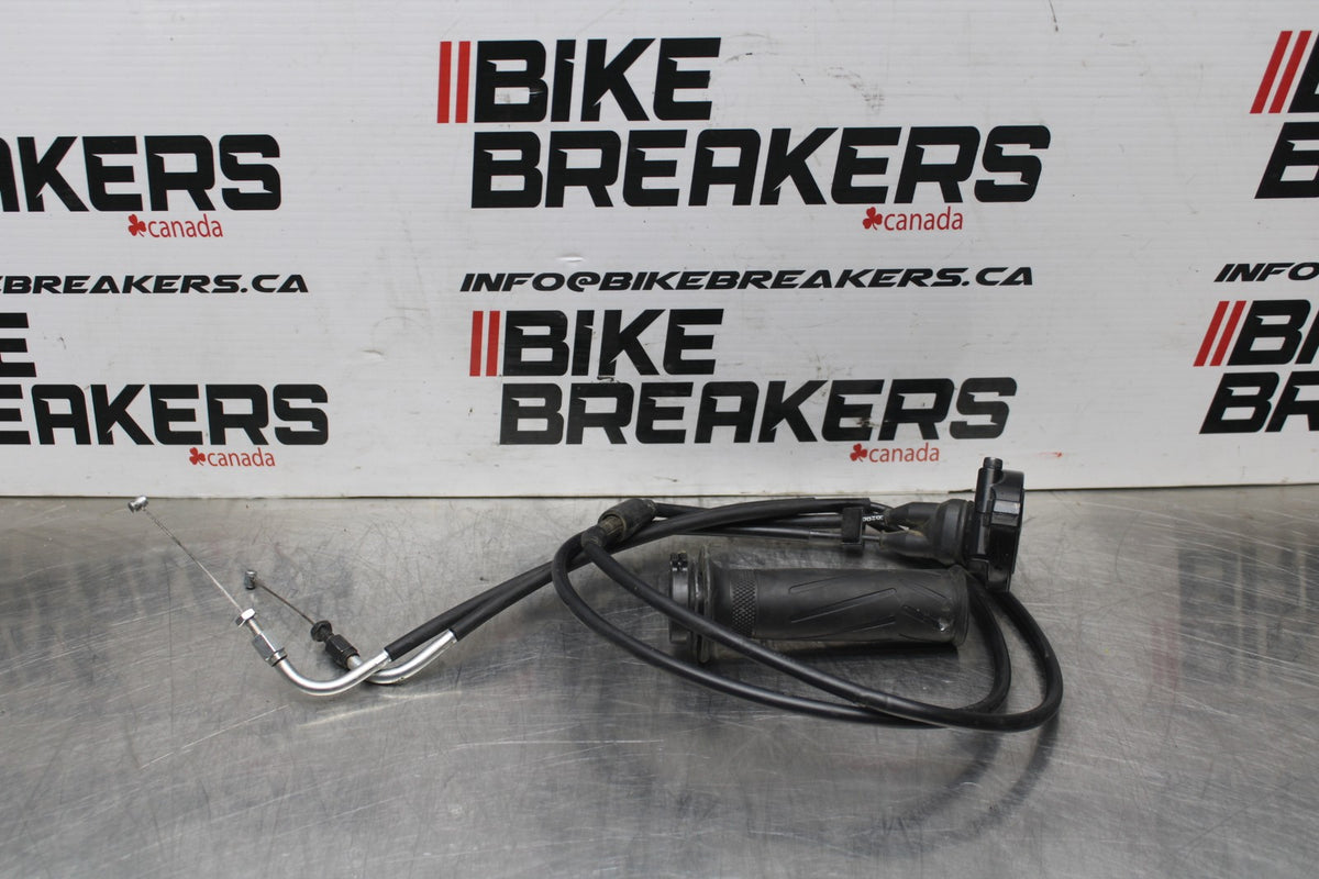 16 YAMAHA XSR900 THROTTLE CABLES LINES BB786
