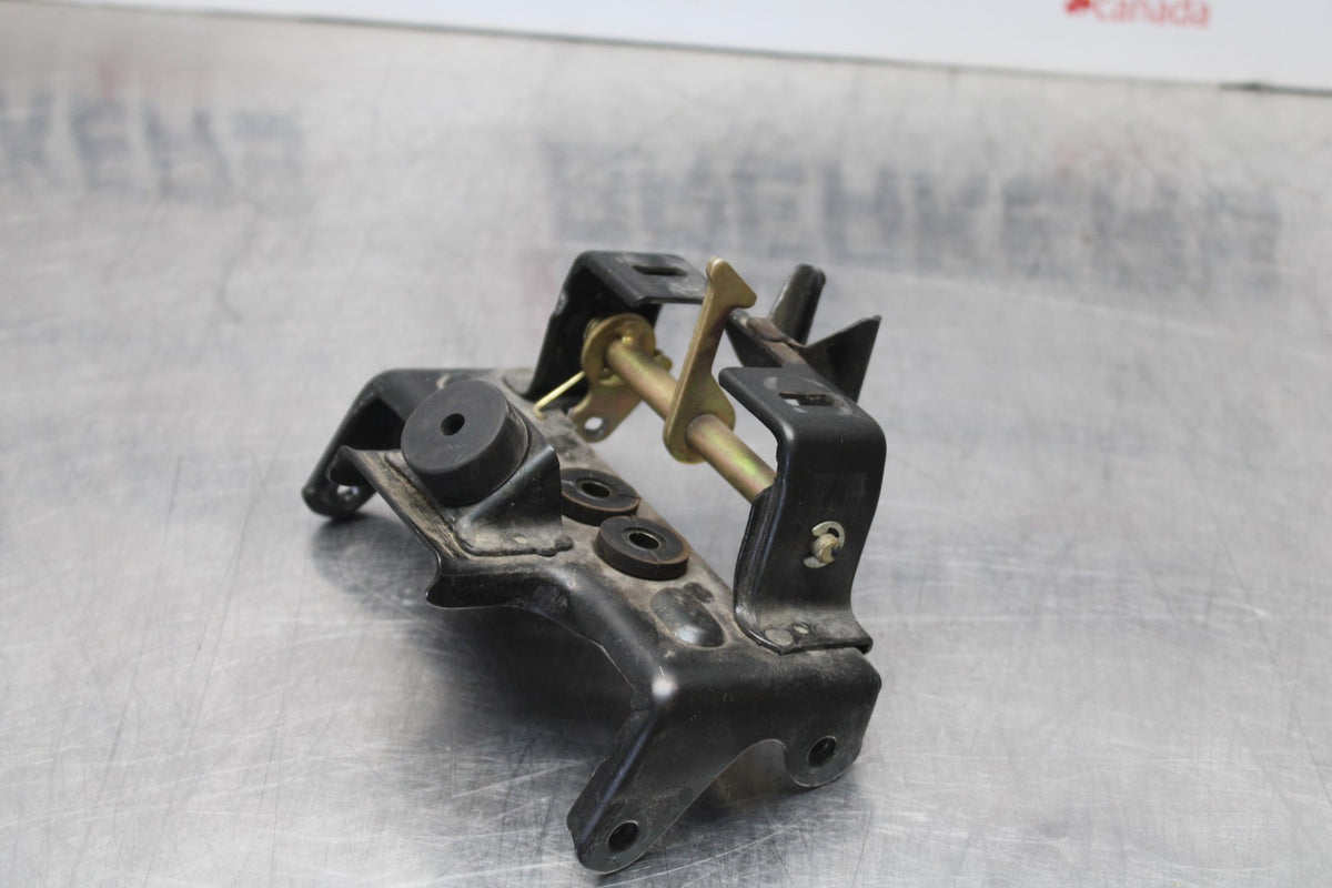 93-07 YAMAHA VMAX 1200 SEAT BRACKET MOUNT MOUNTING BRACKET BB197
