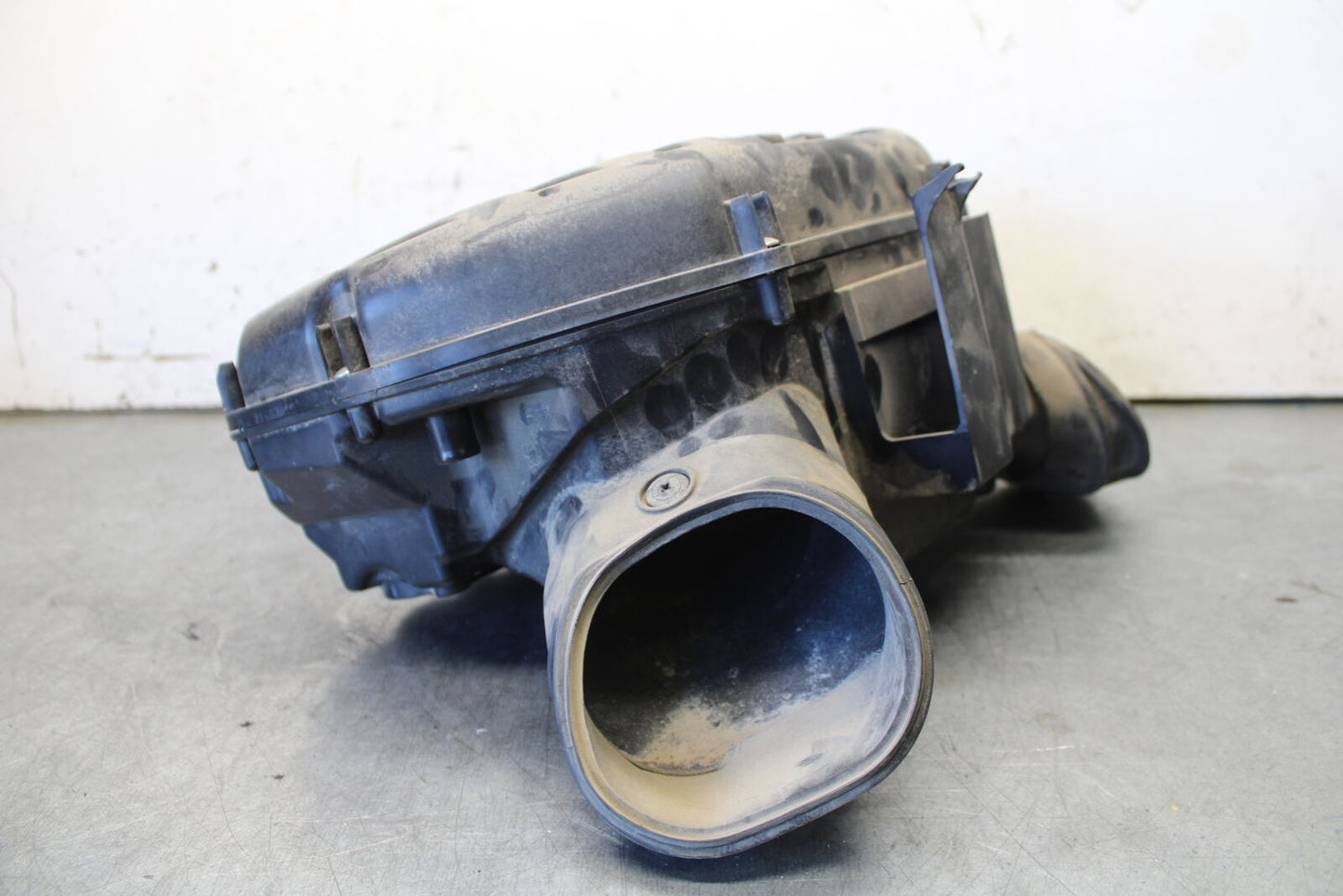 11-24 SUZUKI GSXR750 AIRBOX AIR INTAKE FILTER BOX  BB687
