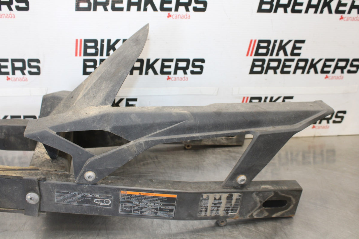 24-25 KAWASAKI NINJA 500 ABS REAR SWINGARM BACK SUSPENSION SWING ARM BB899