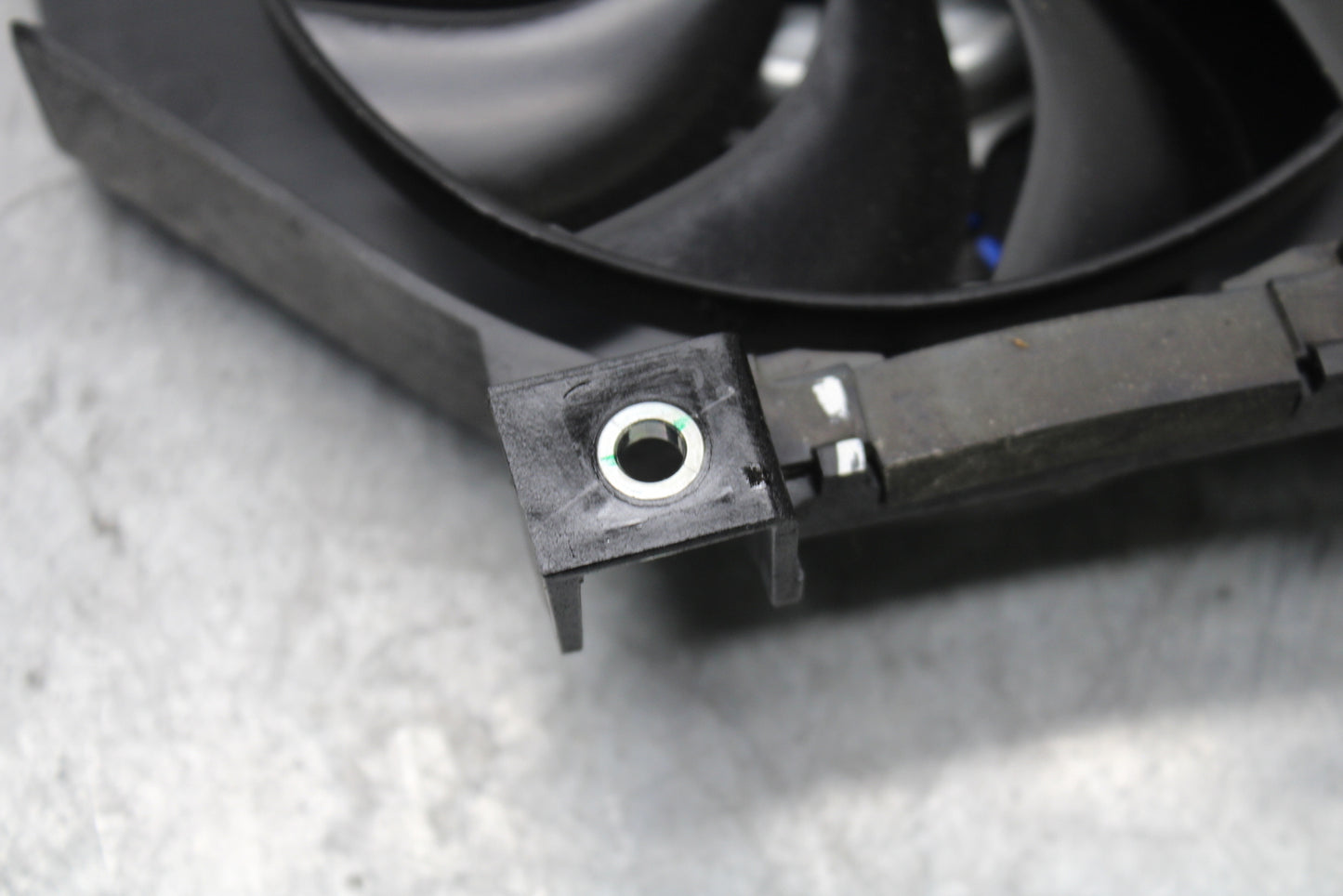 18-23 KAWASAKI NINJA 400 ENGINE RADIATOR COOLING FAN BB660