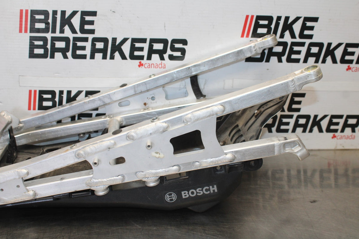16 APRILIA TUONO V4 1100 REAR SUBFRAME BACK SUB FRAME BB905