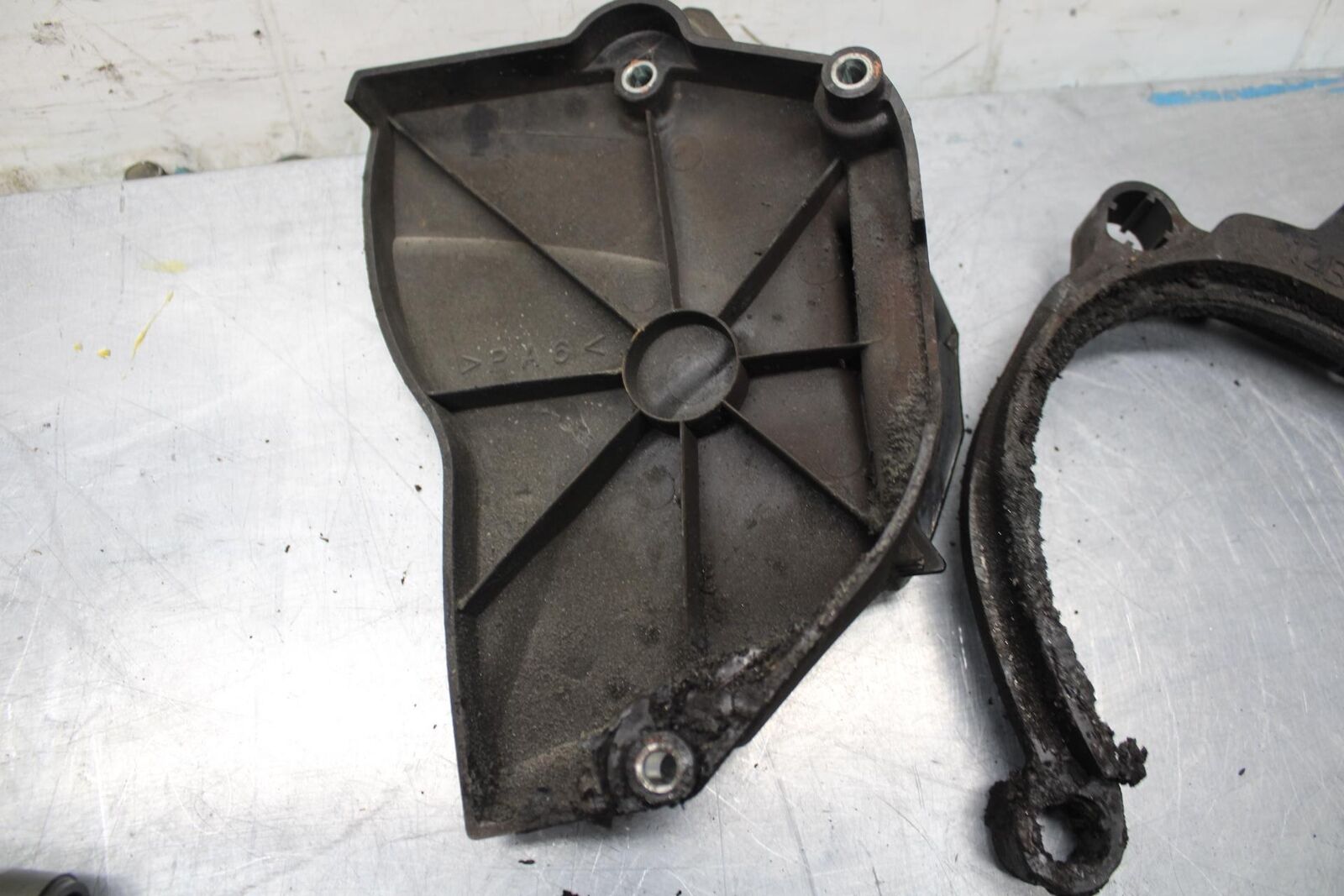 09-14 YAMAHA YZF R1 ENGINE SPROCKET COVER 14B-15377-00-00 14B-15418-00-00 BB471