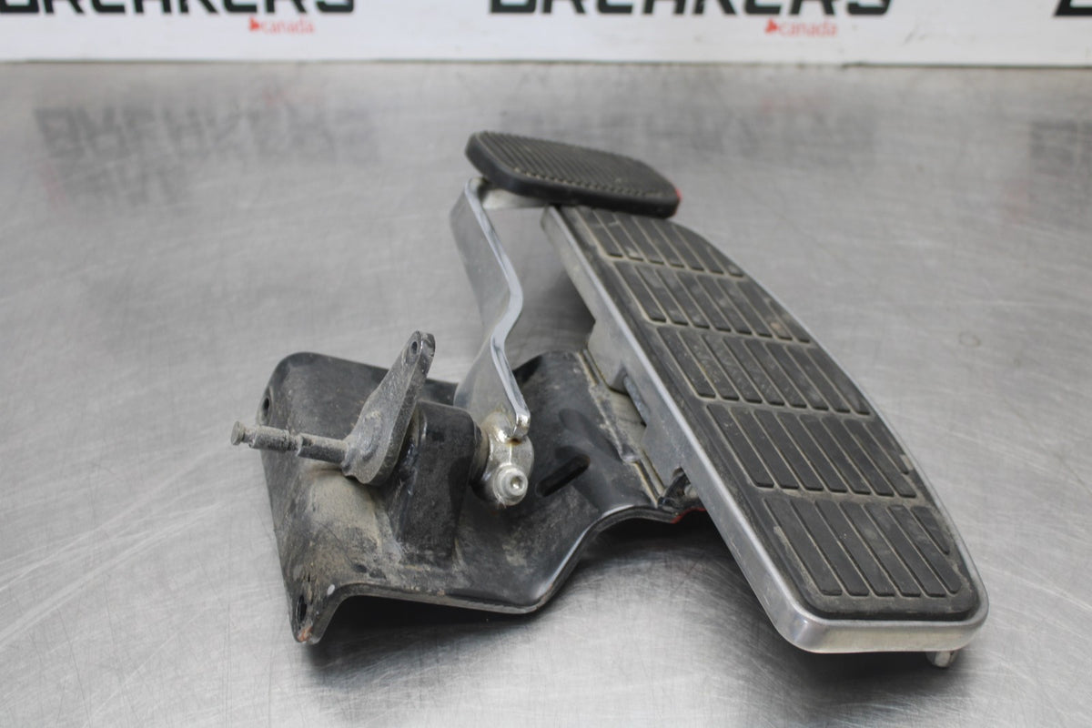 05-09 SUZUKI BOULEVARD C90 RIGHT FRONT FOOT REST PEG STEP BB918