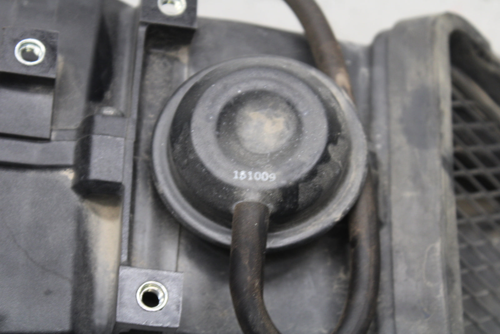 16 KAWASAKI NINJA ZX10R RAM AIR INTAKE TUBE DUCT 39045-0041 BB650