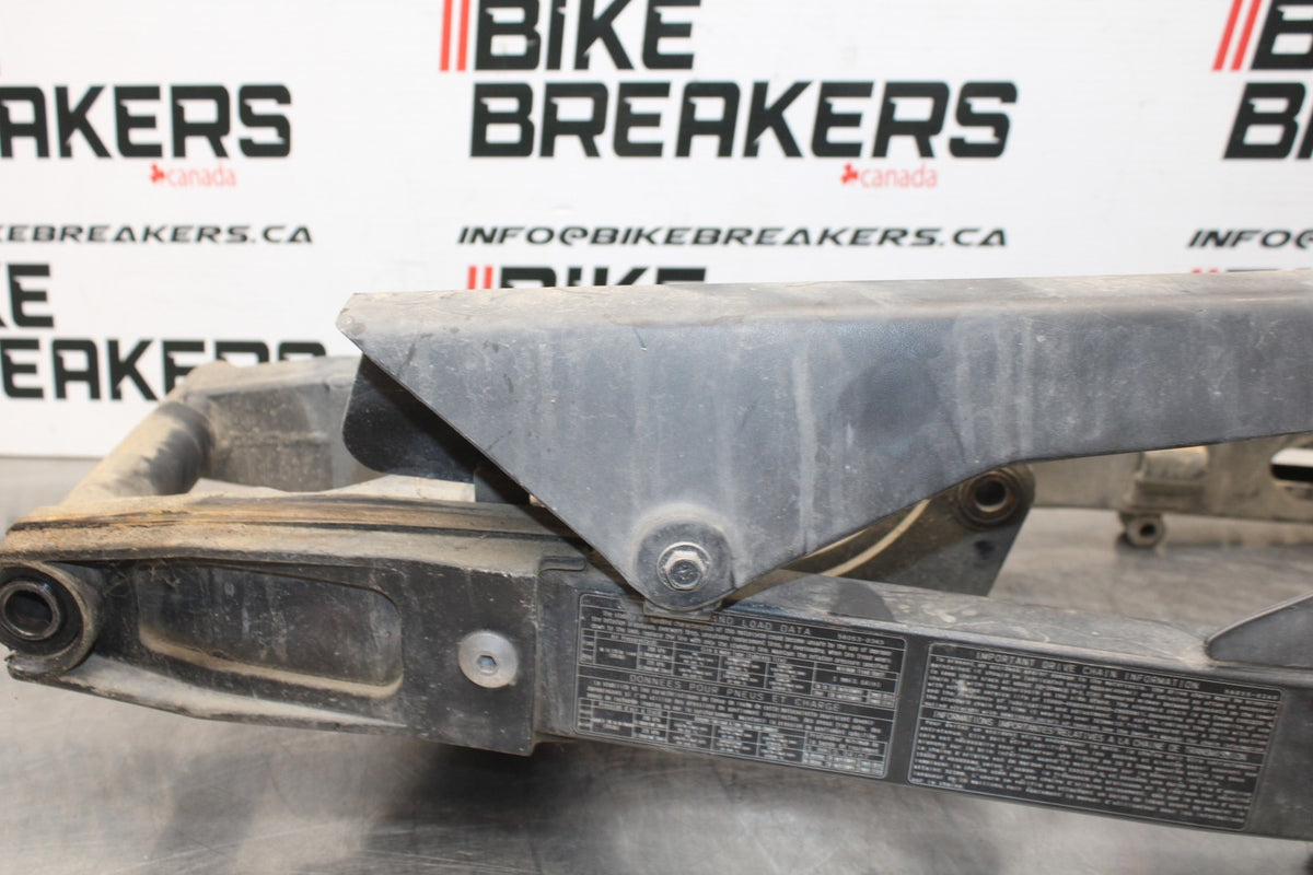 09 KAWASAKI NINJA 250R REAR SWINGARM BACK SUSPENSION SWING ARM BB824