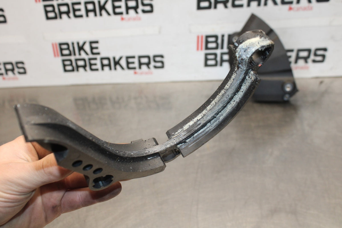 08-16 YAMAHA YZF R6 ENGINE SPROCKET COVER BB929