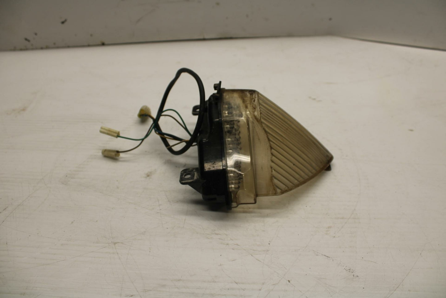 06 YAMAHA YZF R1 REAR TAIL TAILLIGHT BACK BRAKE LIGHT  BB282