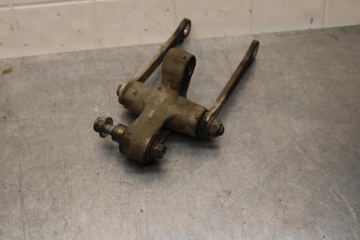 1999 Suzuki GSXR600 REAR DOGBONE SHOCK LINKAGE LINK 62600-34820 BB580