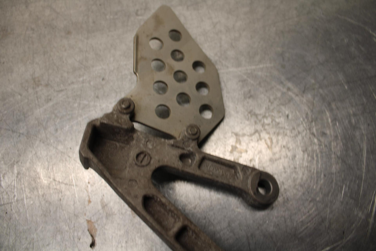 03-04 HONDA CBR600RR LEFT REARSET REAR SET DRIVER FOOT PEG BRACKET MOUNT BB614