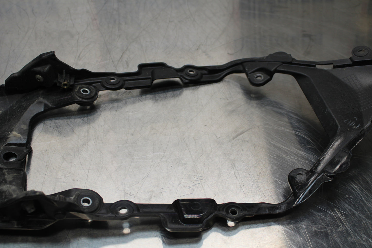 11 SUZUKI GSXR1000 CENTER REAR BACK TAIL FAIRING COWL BB142
