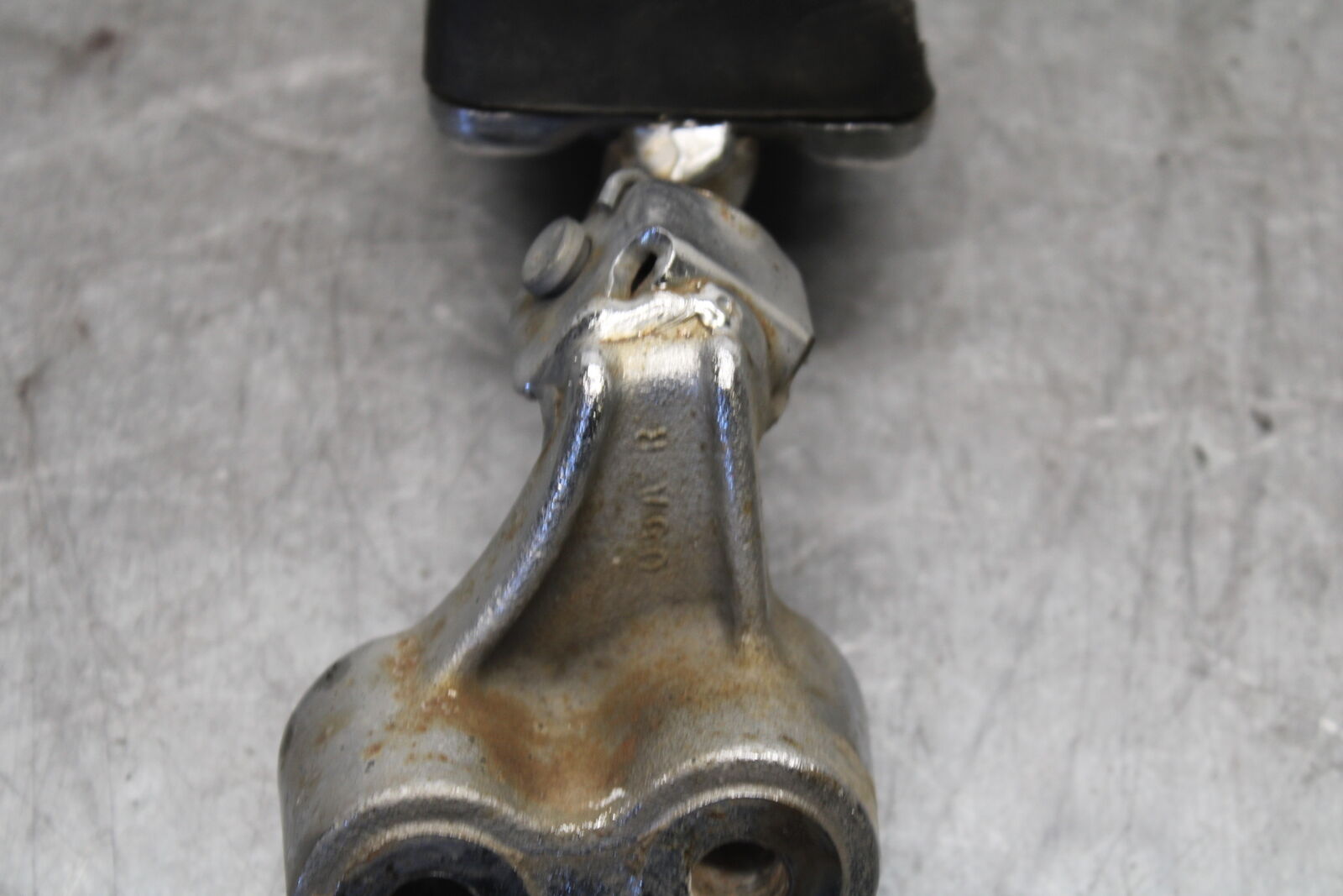 85-86 SUZUKI MADURA 1200 RIGHT FRONT FOOT REST PEG STEP  BB691