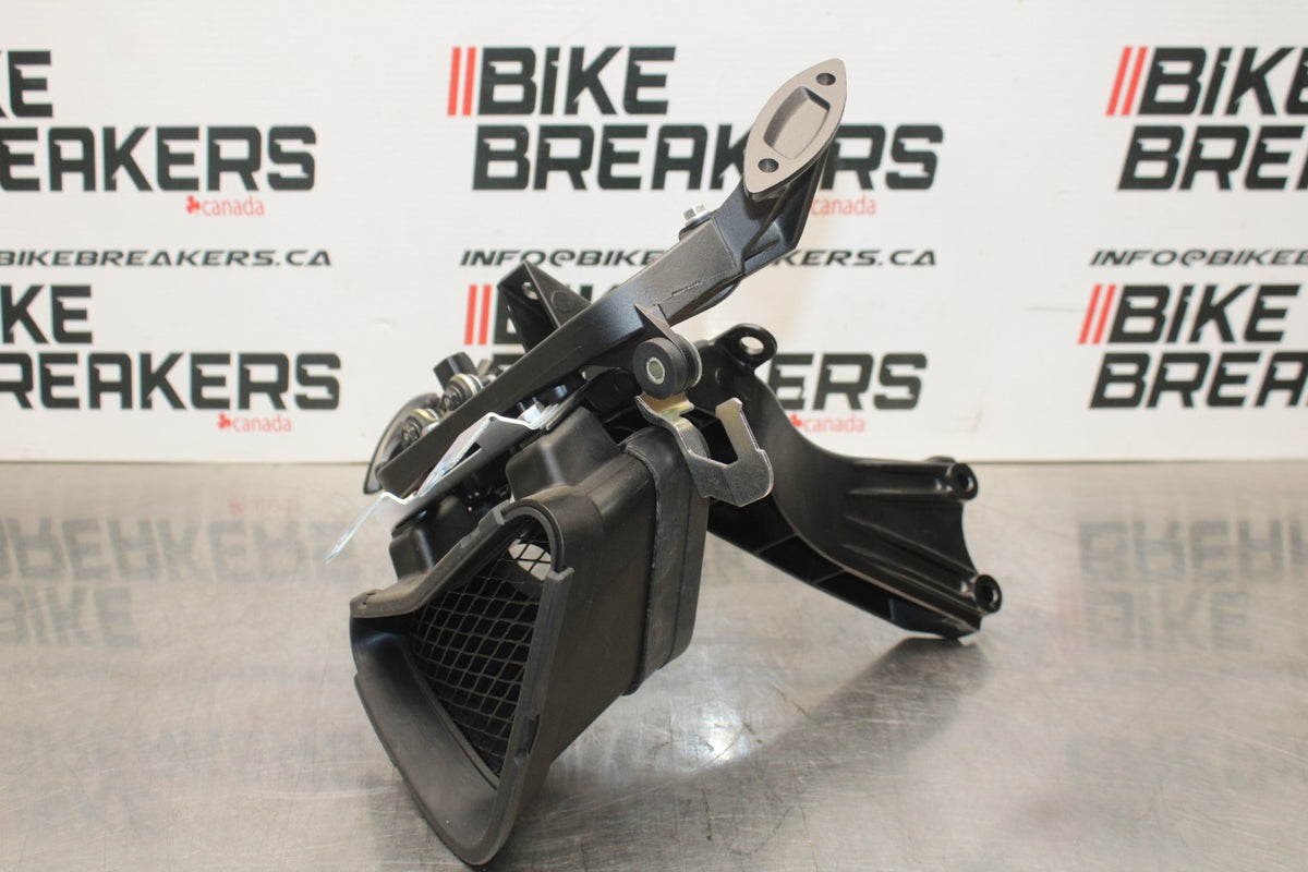 23-24 KAWASAKI NINJA ZX14R NEW!! UPPER FAIRING MIRROR GAUGES STAY BRACKET BB764