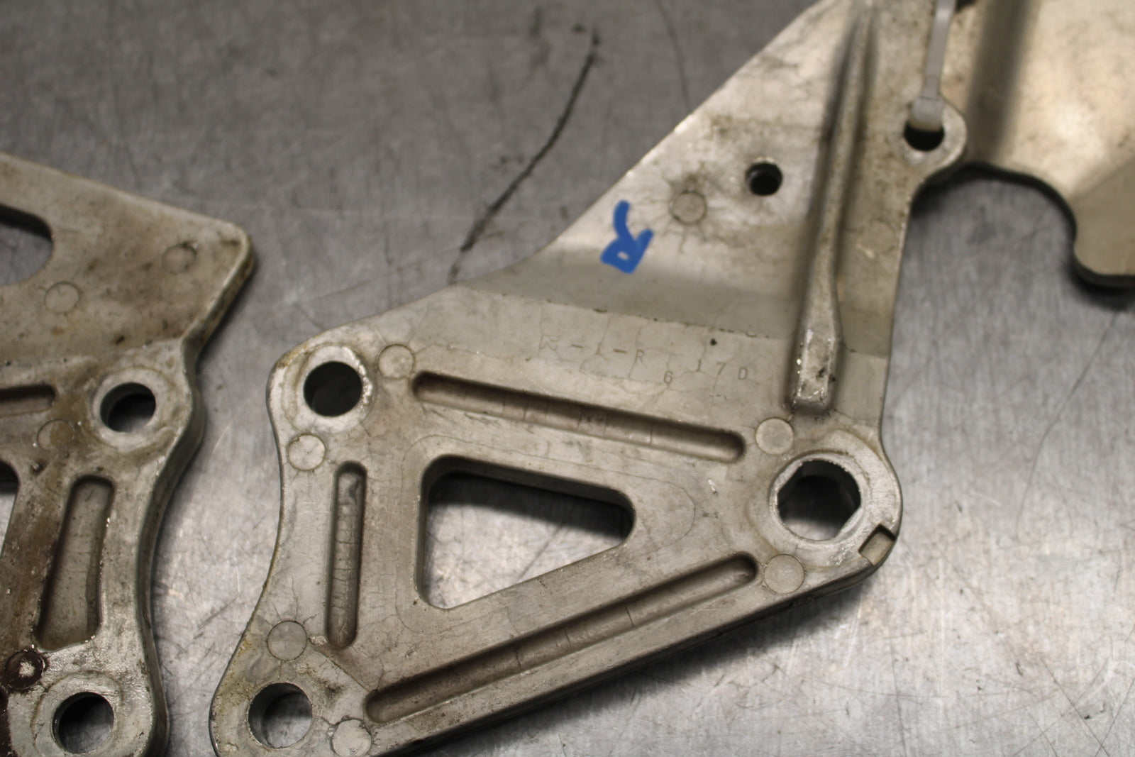 91-92 SUZUKI GSXR750 M  LEFT RIGHT REARSET DRIVER PEG BRACKETS MOUNTS BB125